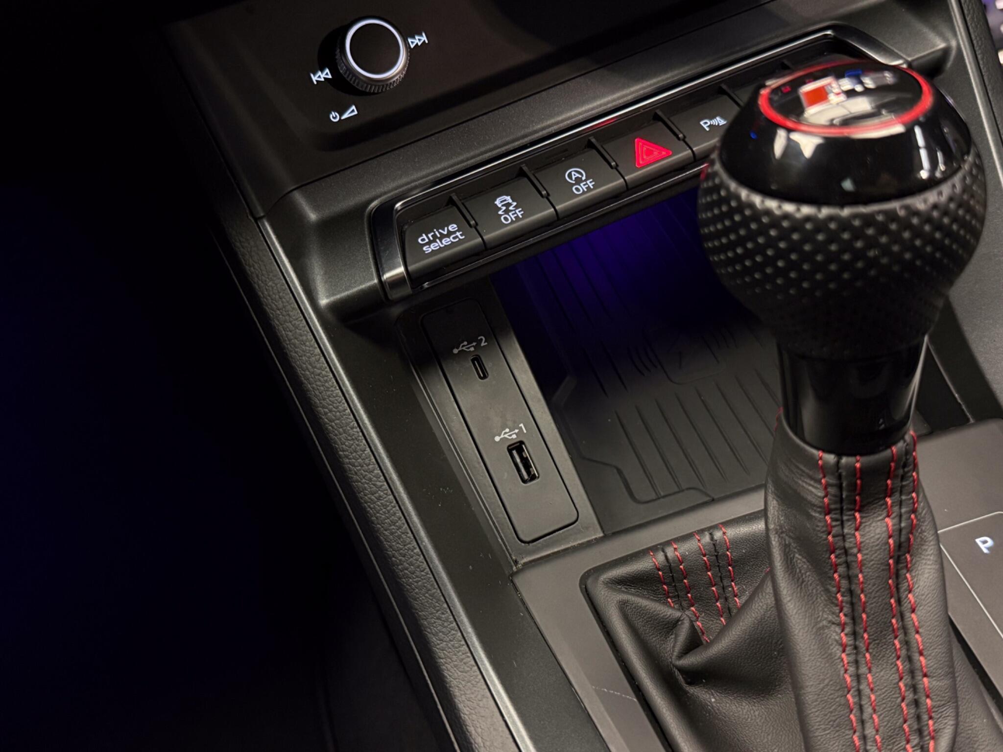 Audi RS Q3 view 48