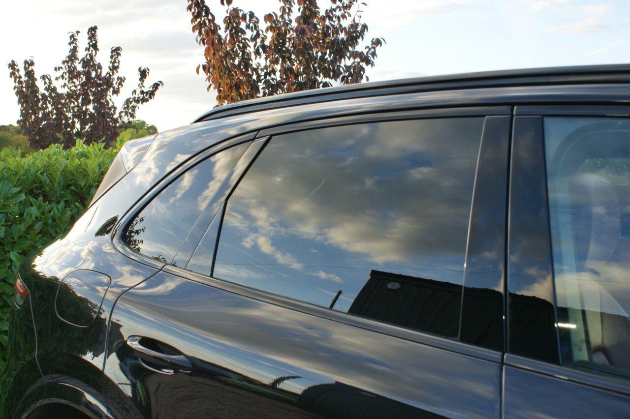 Porsche Cayenne view 12