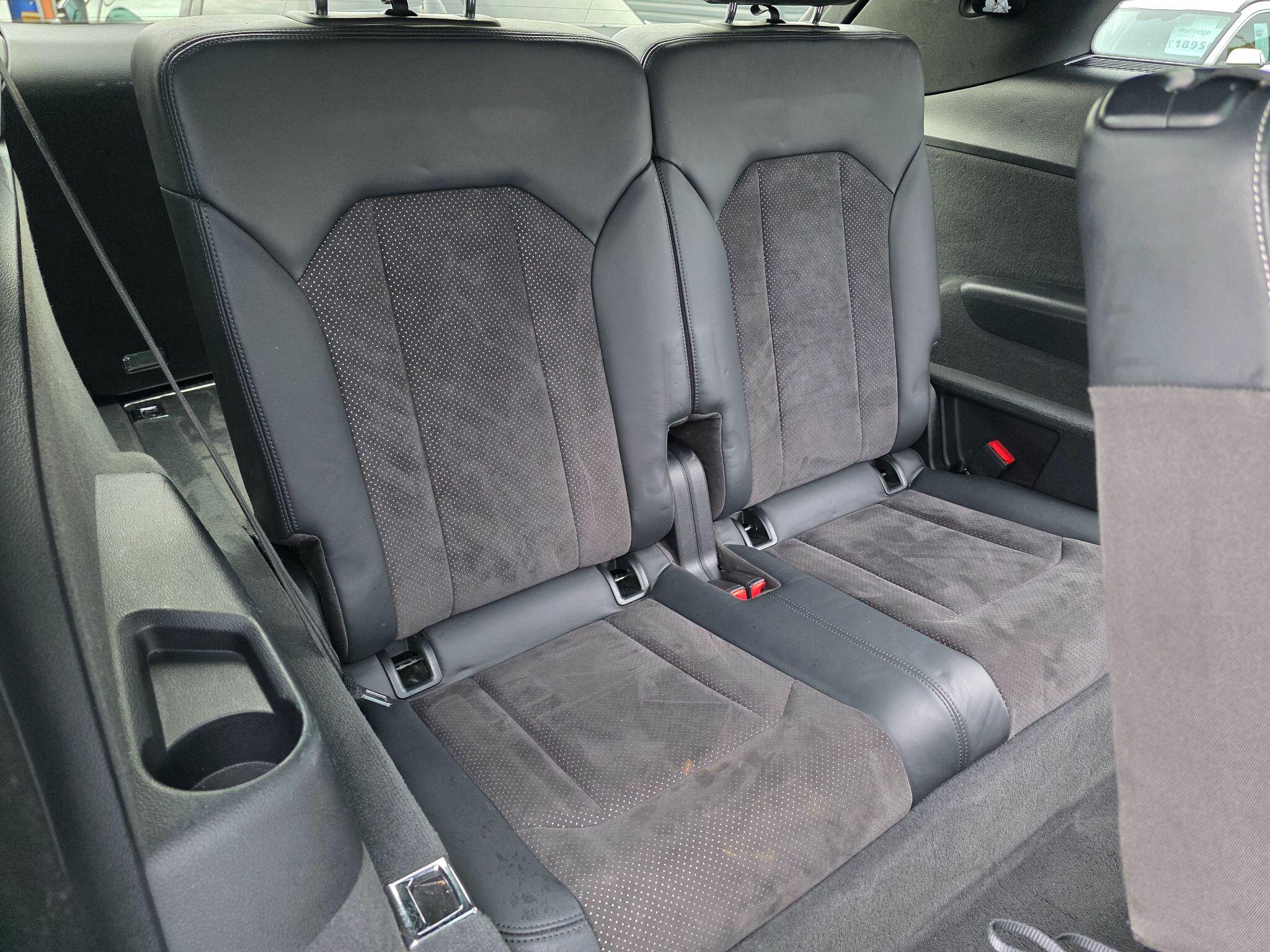 Audi Q7 view 20