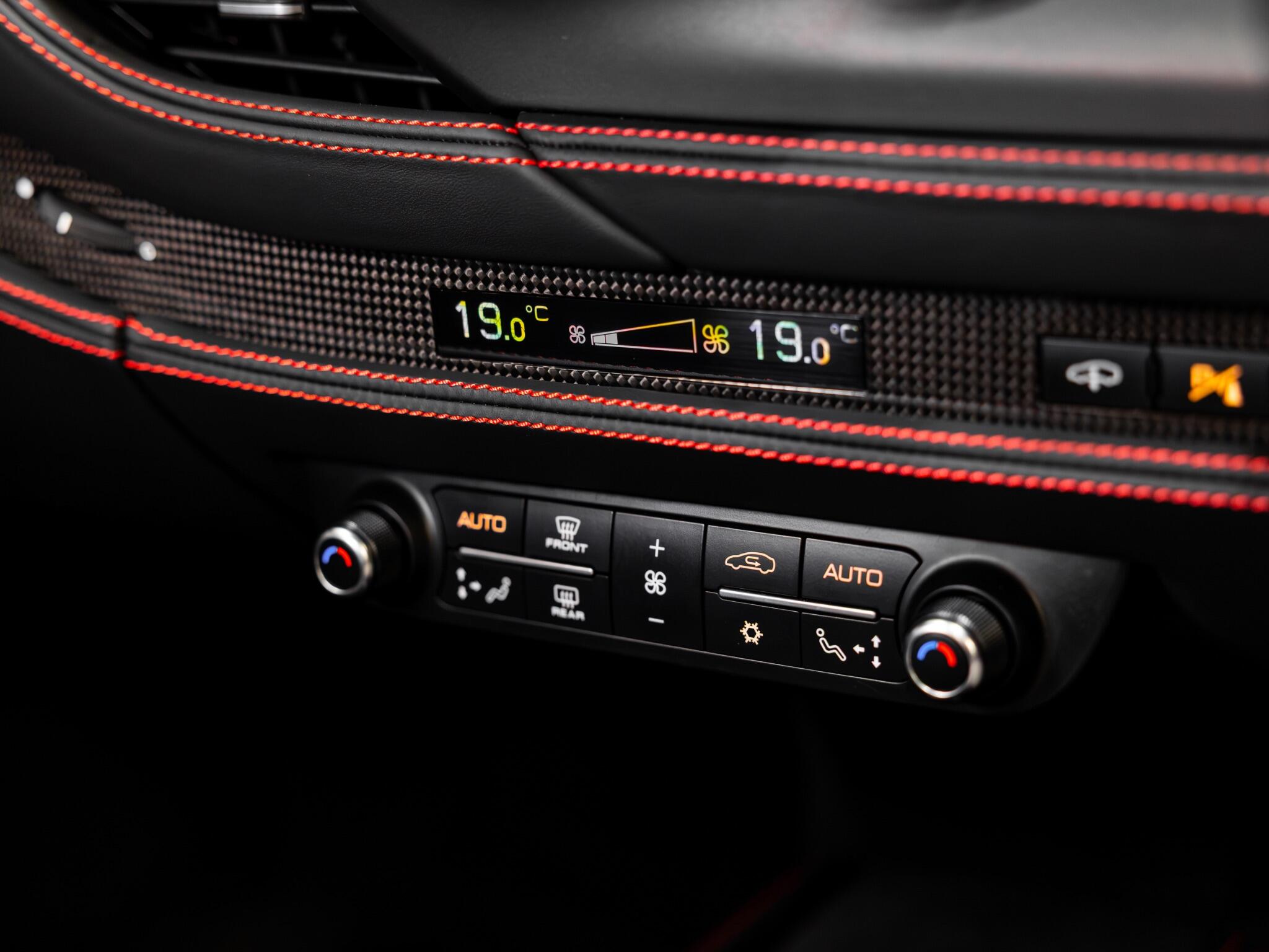 Ferrari F8 Tributo view 28