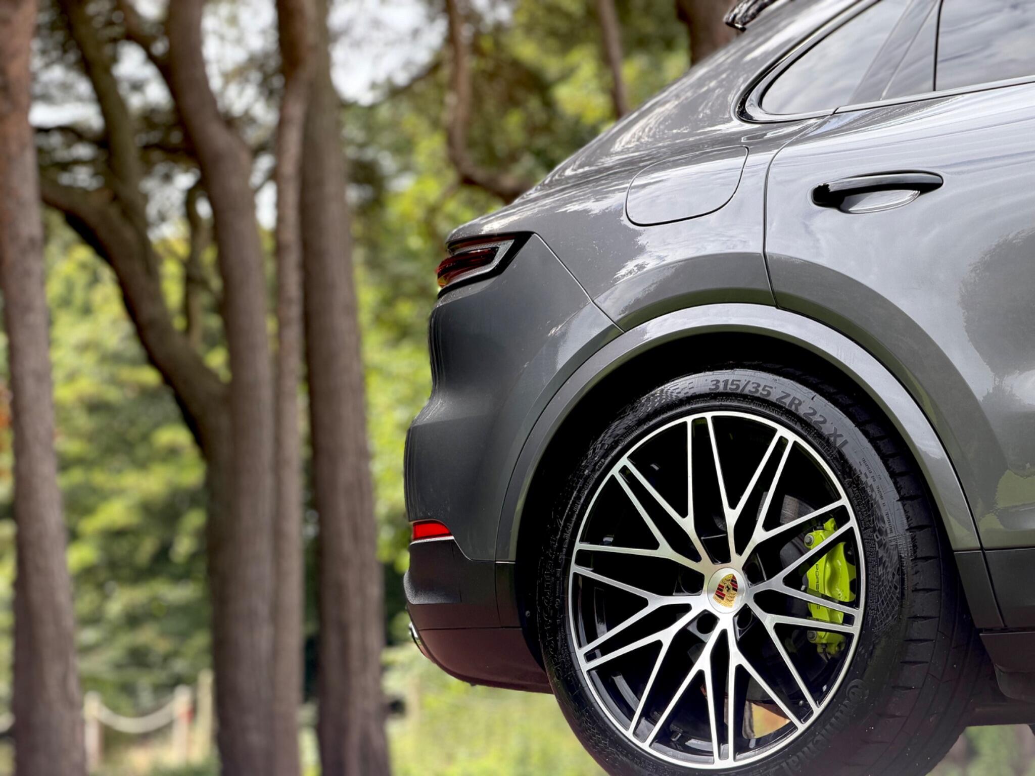 Porsche Cayenne view 9