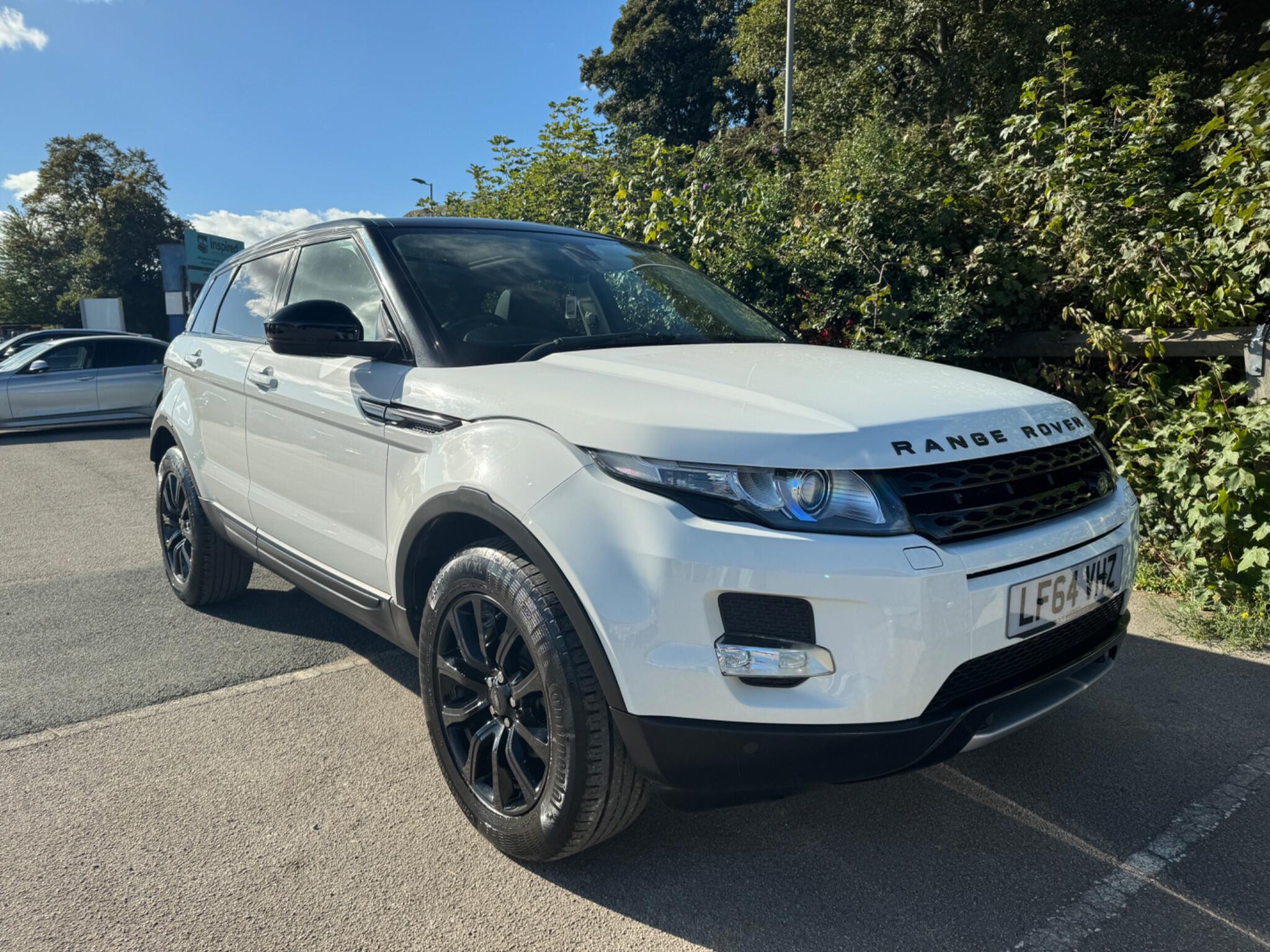 Land Rover Range Rover Evoque view 3