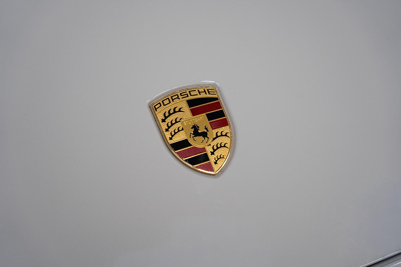 Porsche Taycan view 33