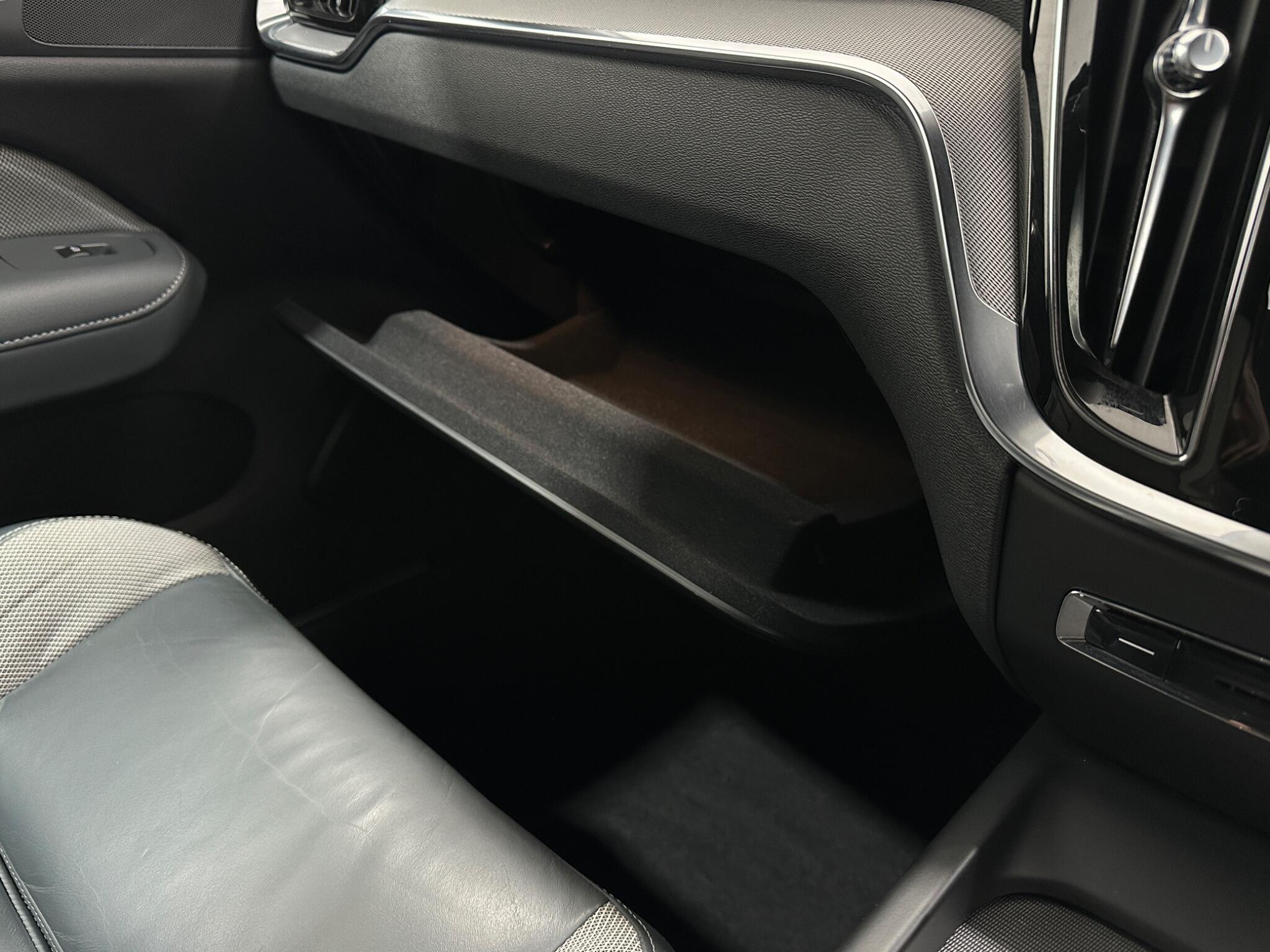 Volvo S60 view 27