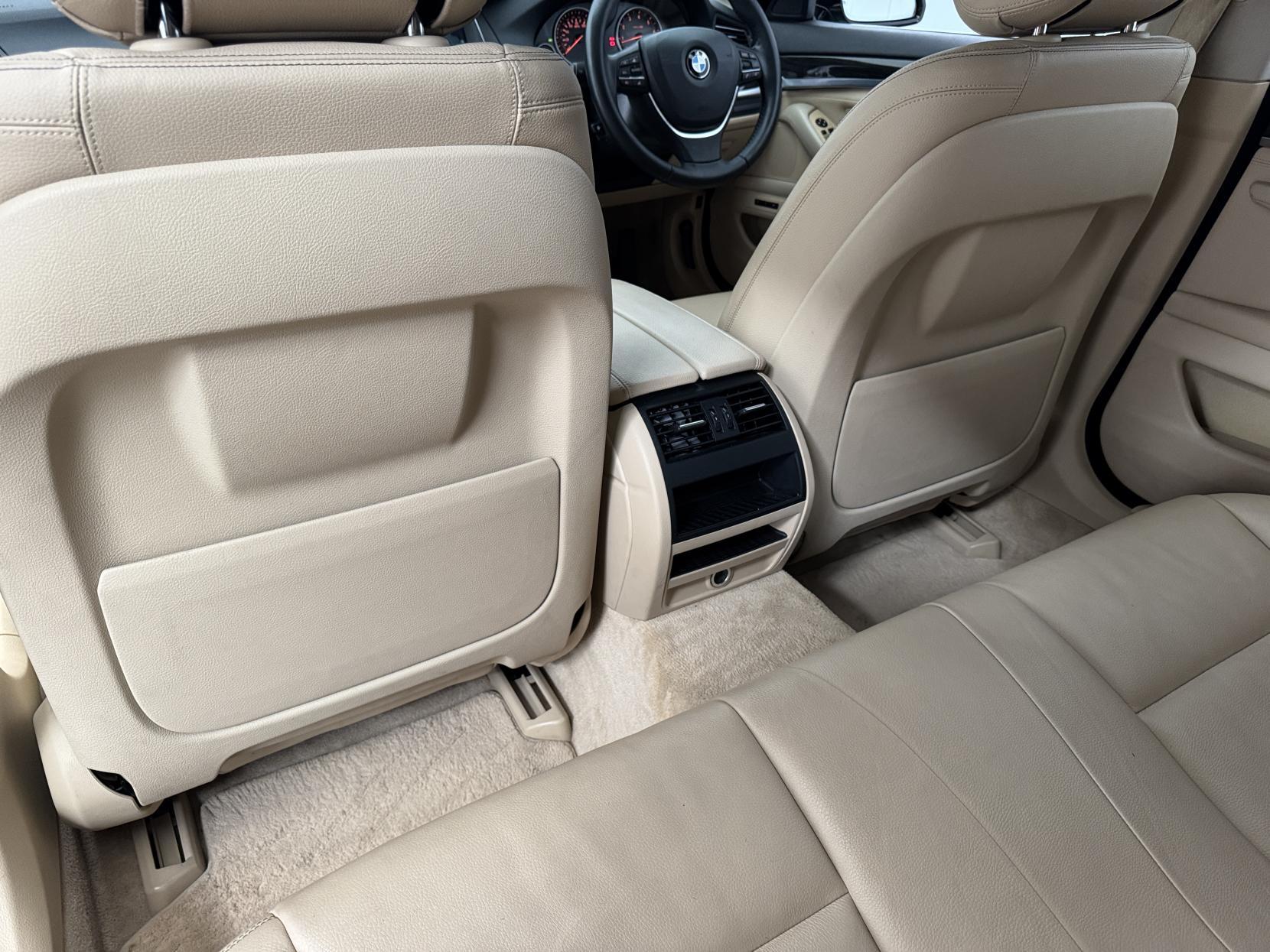 BMW 5 Series view 50