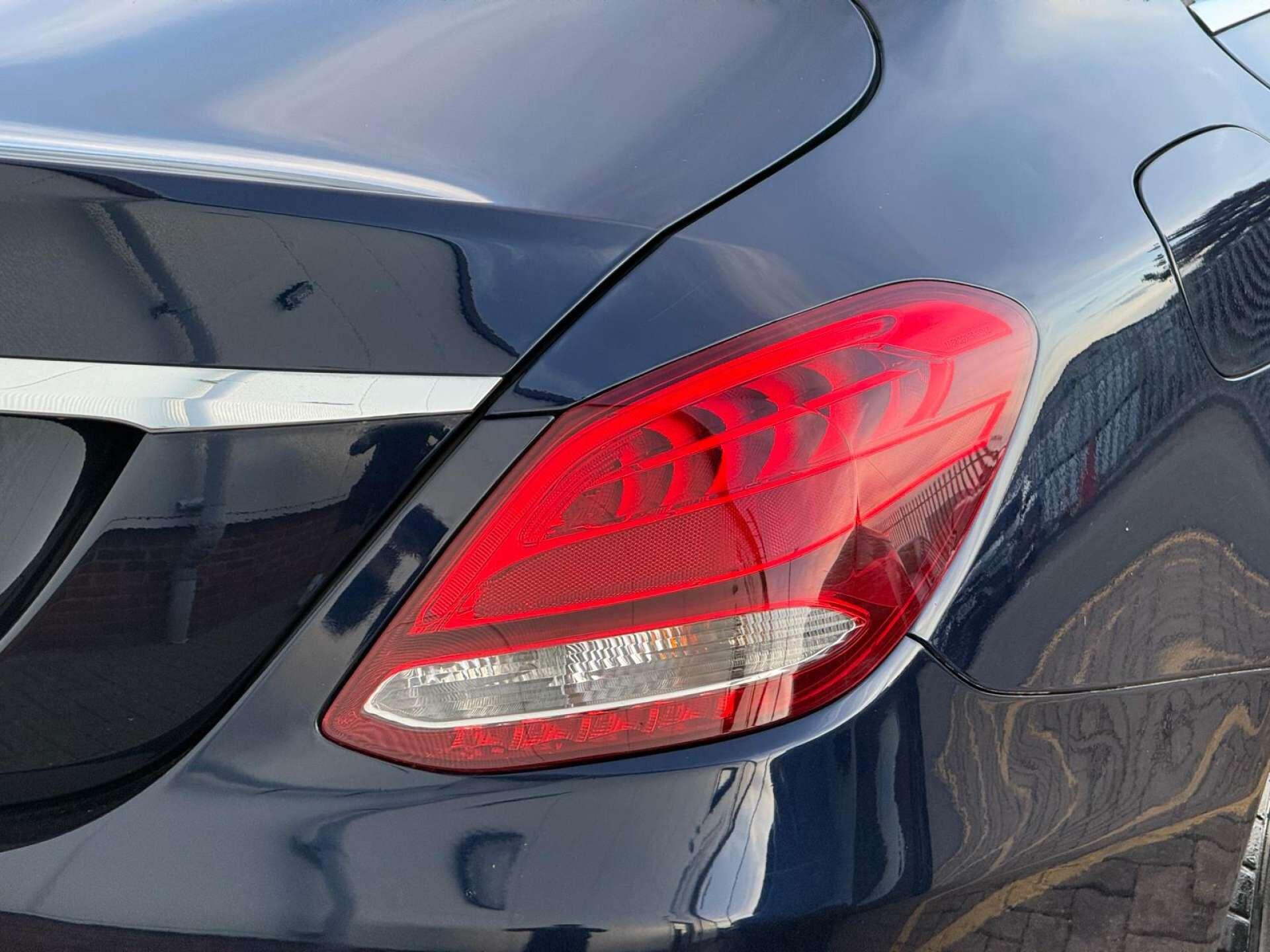 Mercedes-Benz C Class view 16