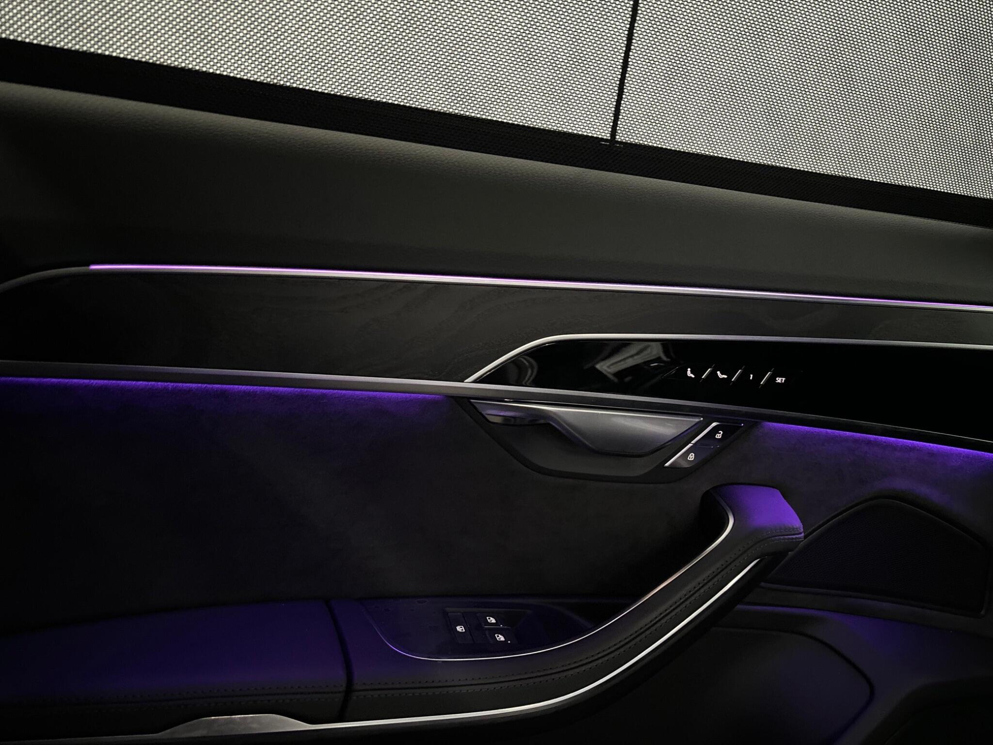 Audi A8 view 38