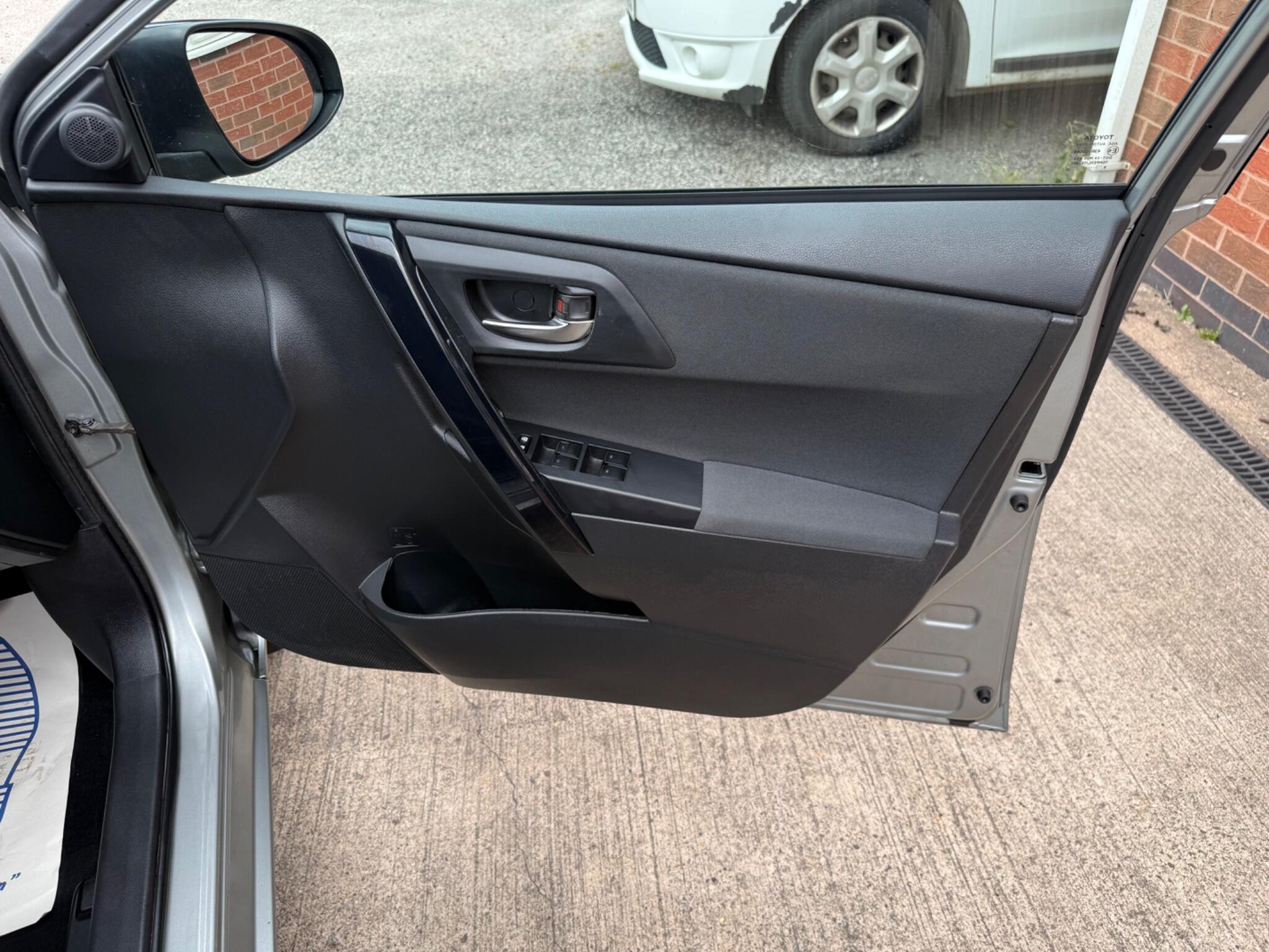 Toyota Auris view 27