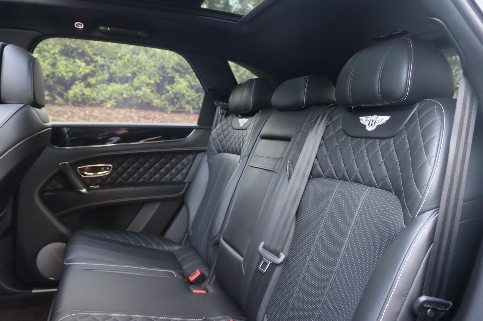 Bentley Bentayga view 10