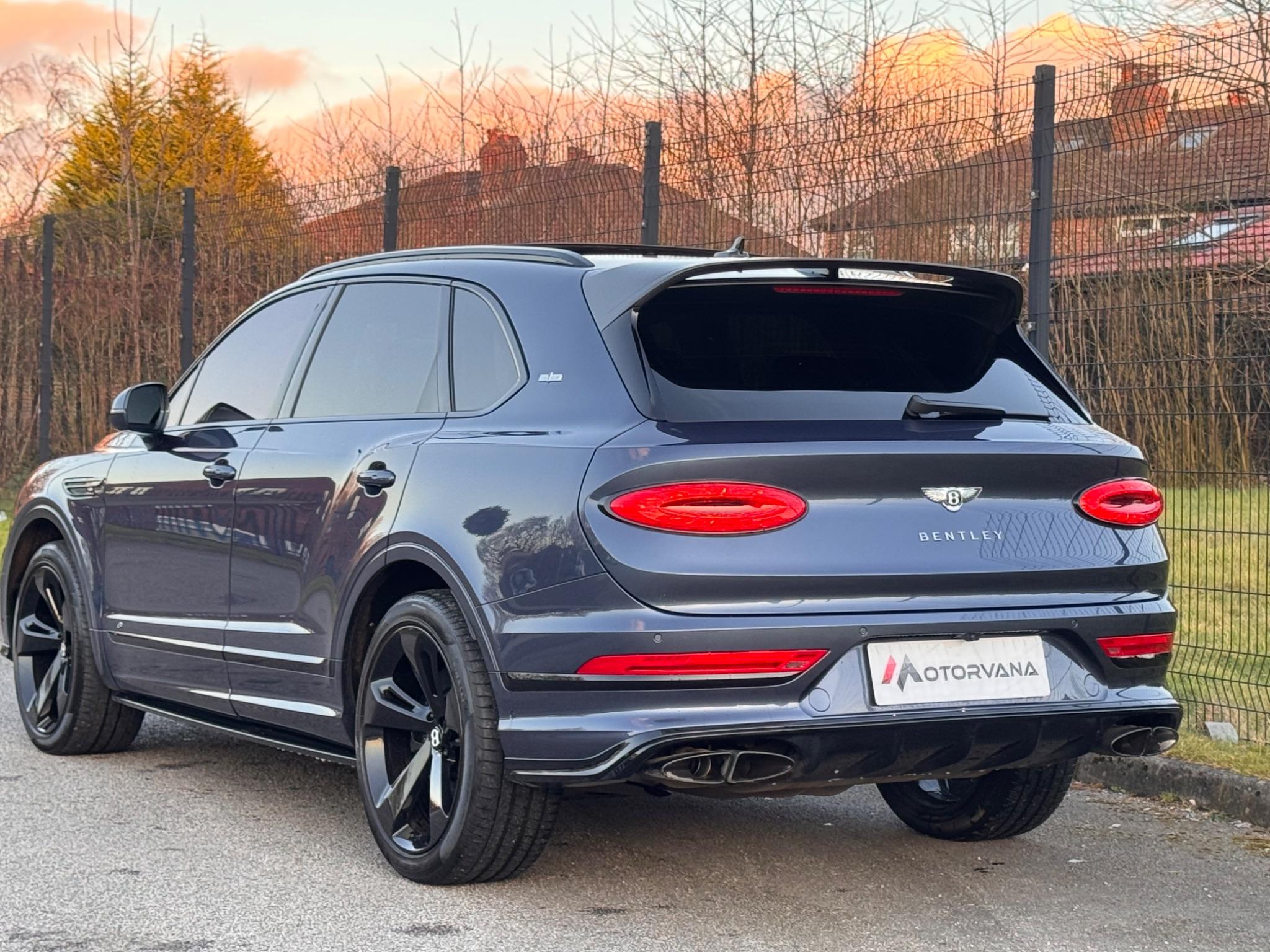 Bentley Bentayga view 6