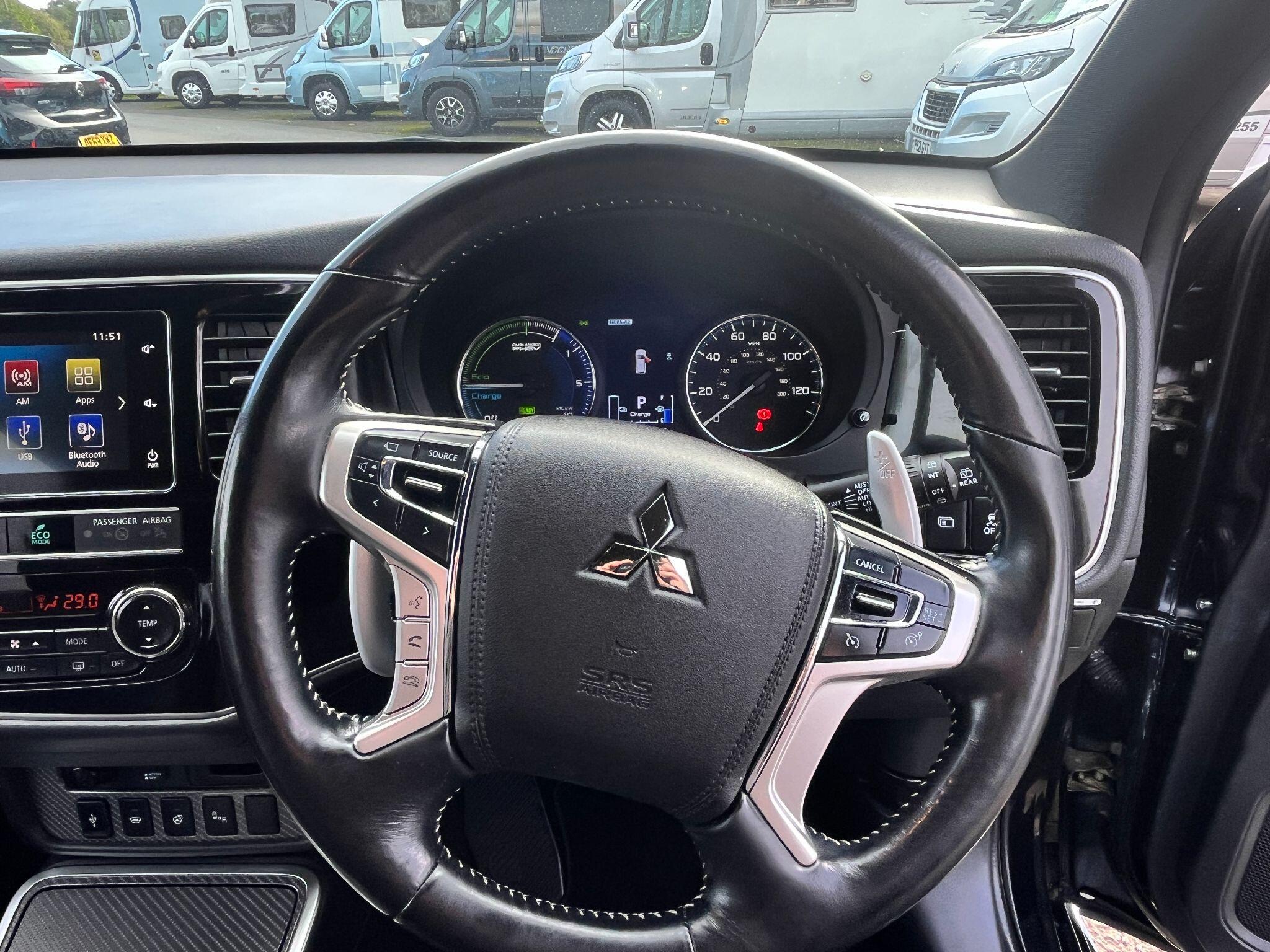 Mitsubishi Outlander view 19