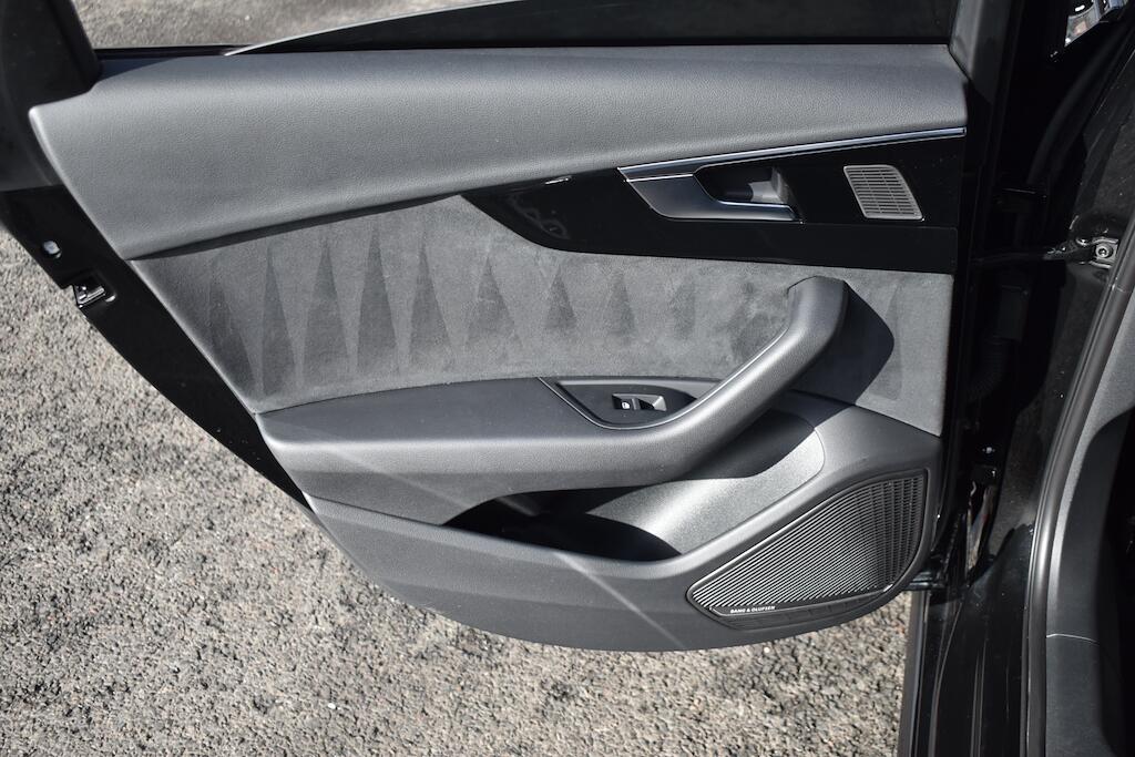 Audi A4 view 44