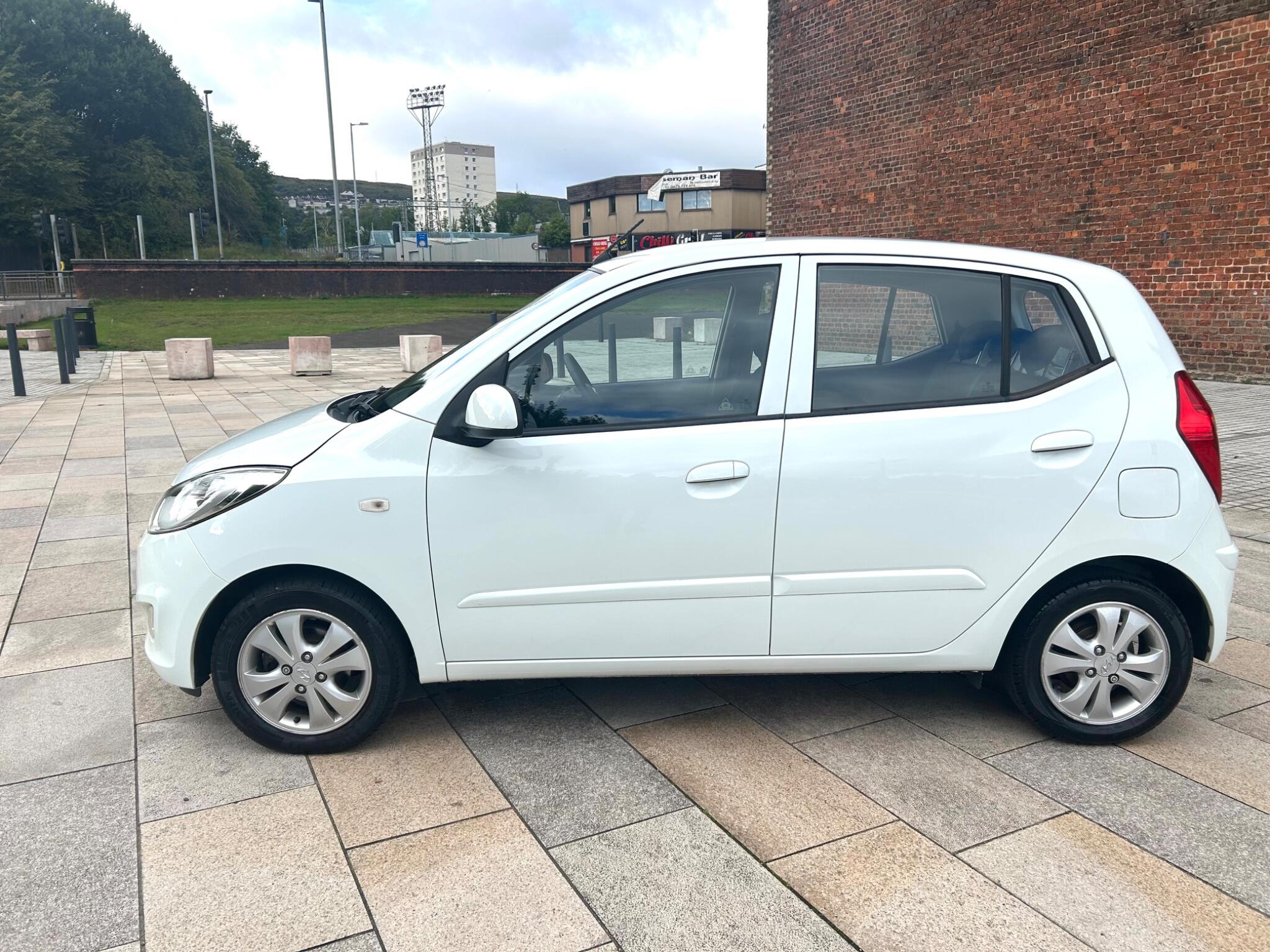 Hyundai I10 view 13