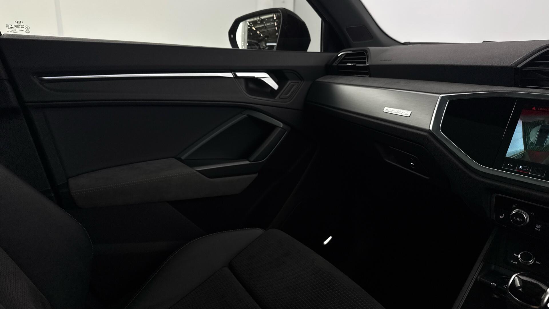 Audi Q3 view 39