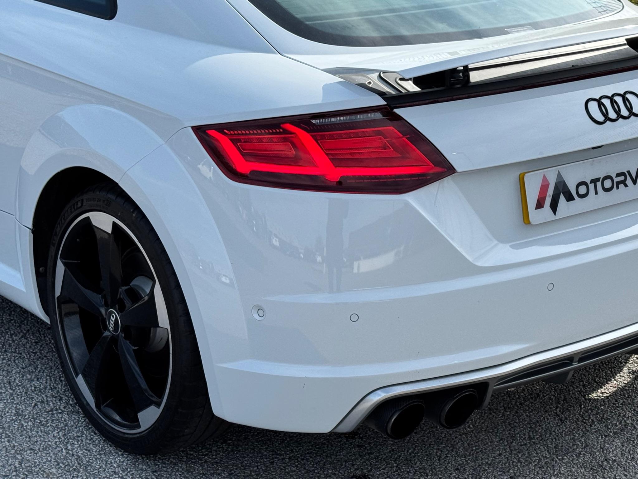 Audi TT view 12