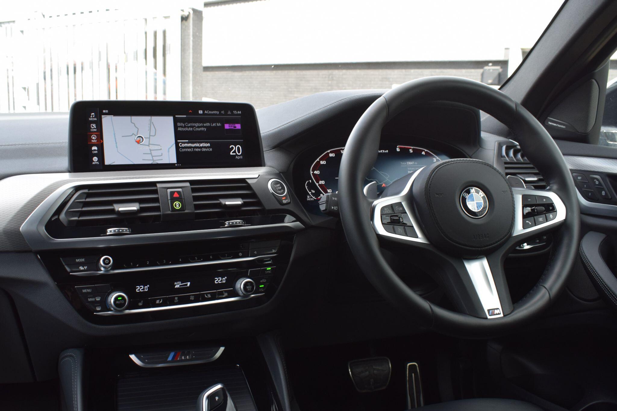BMW X4 view 10