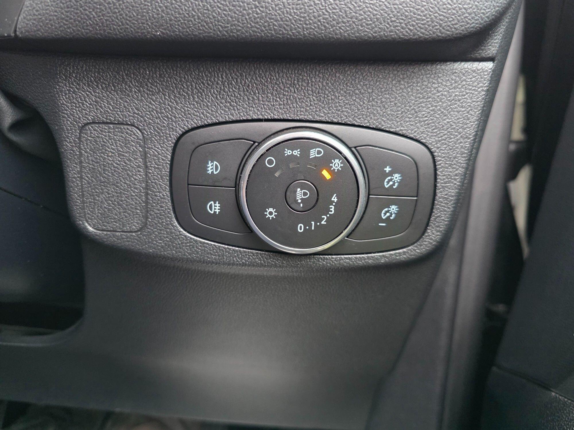 Ford Focus view 28