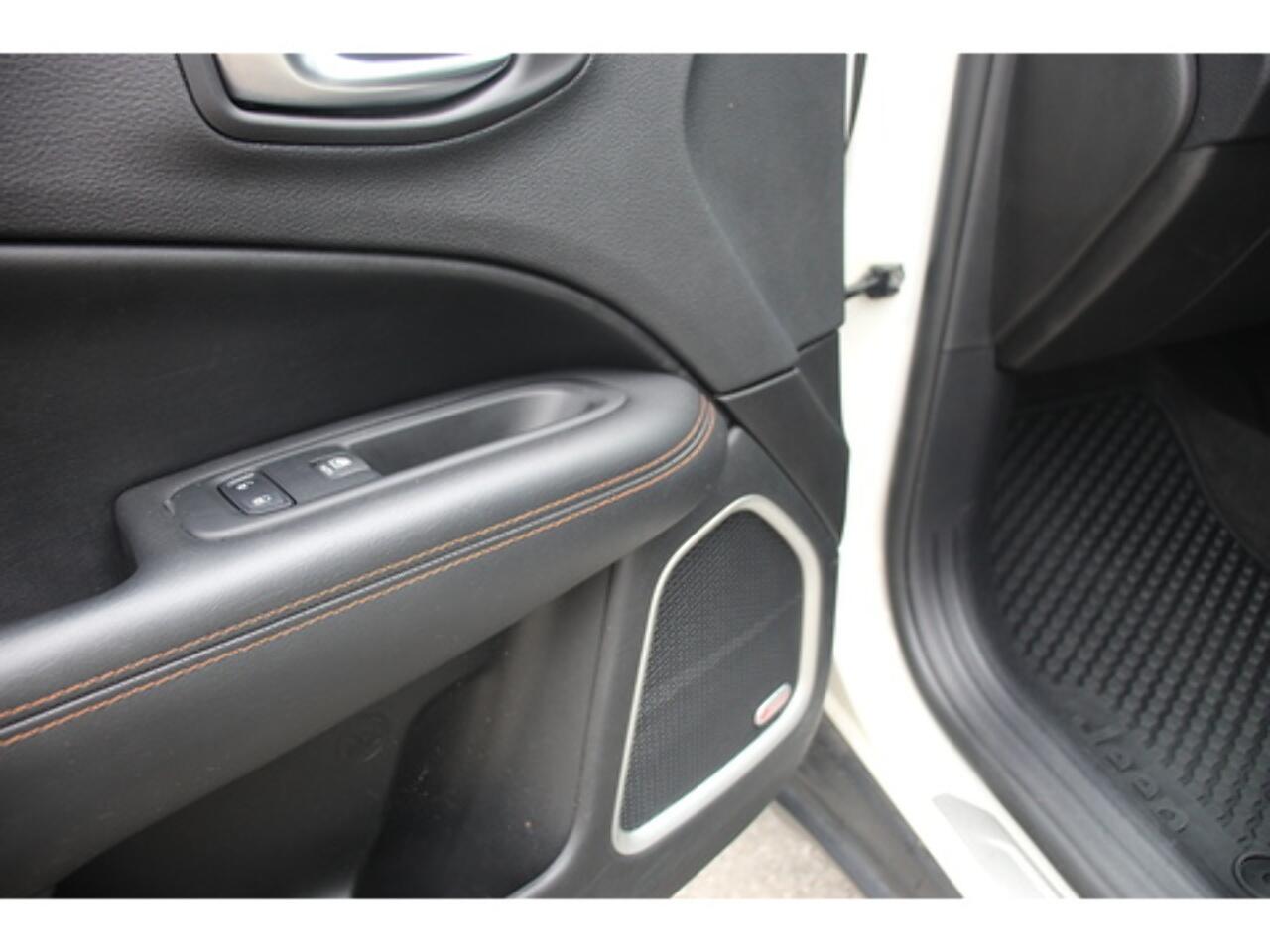 Jeep Compass view 36