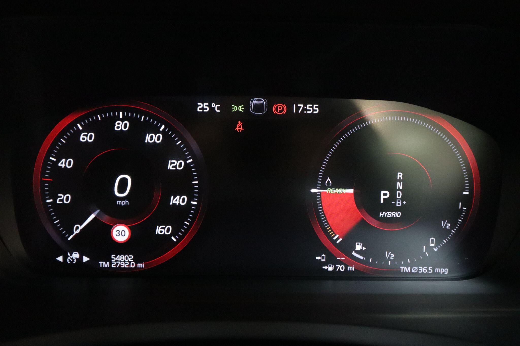 Volvo XC90 view 39