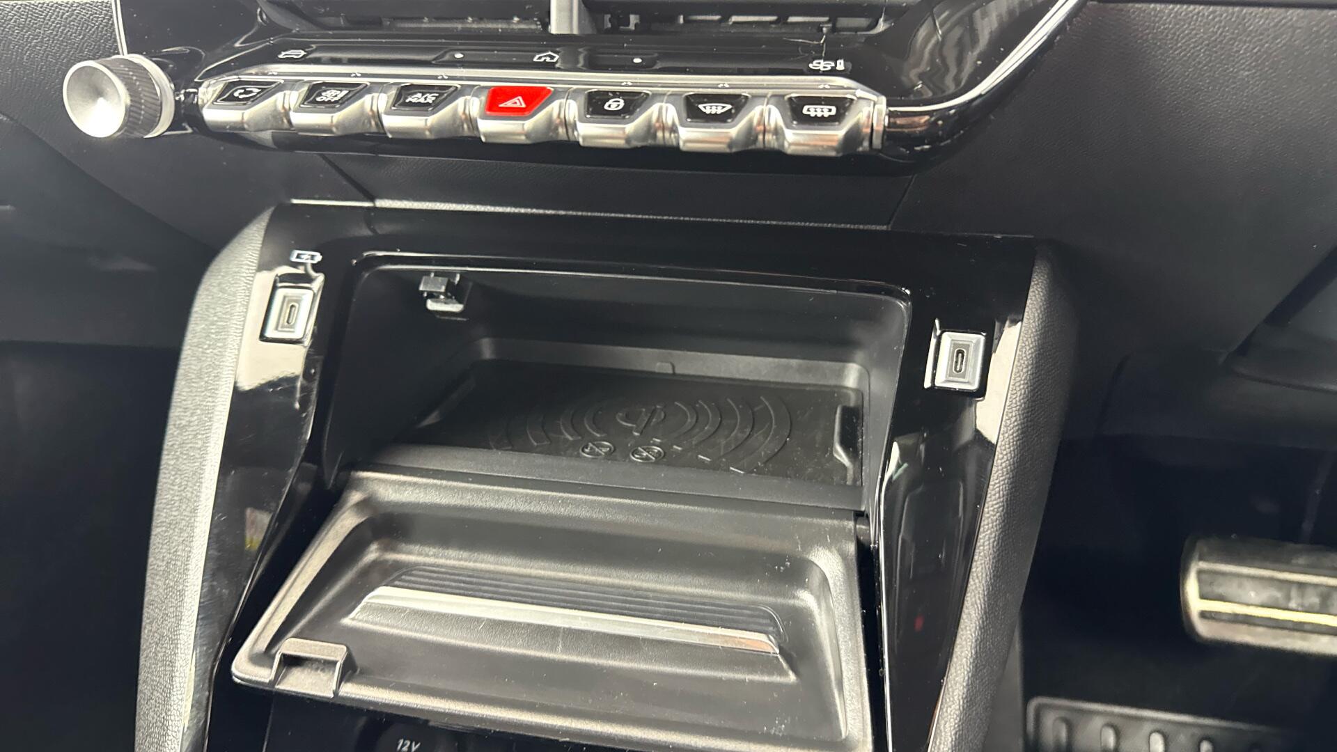 Peugeot 2008 view 37