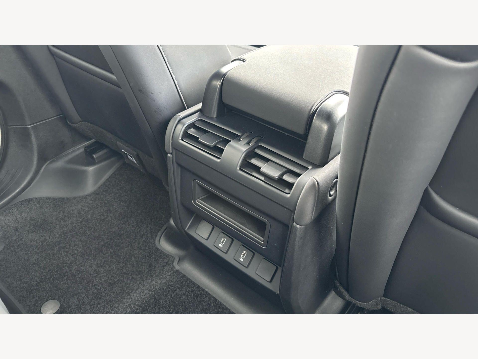 Land Rover Defender view 22
