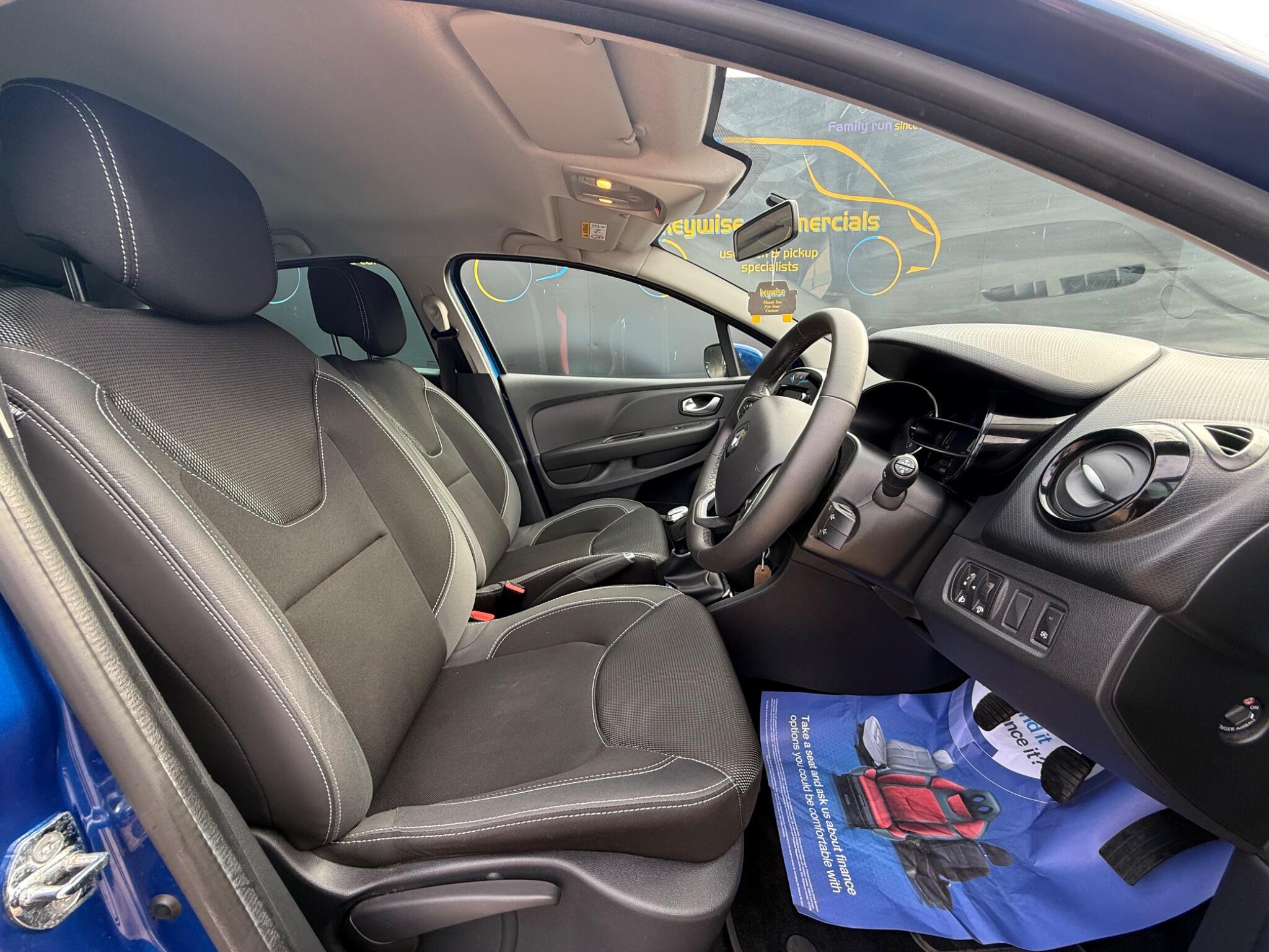 Renault Clio view 17
