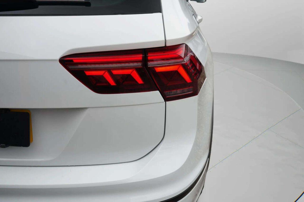 Volkswagen Tiguan view 13