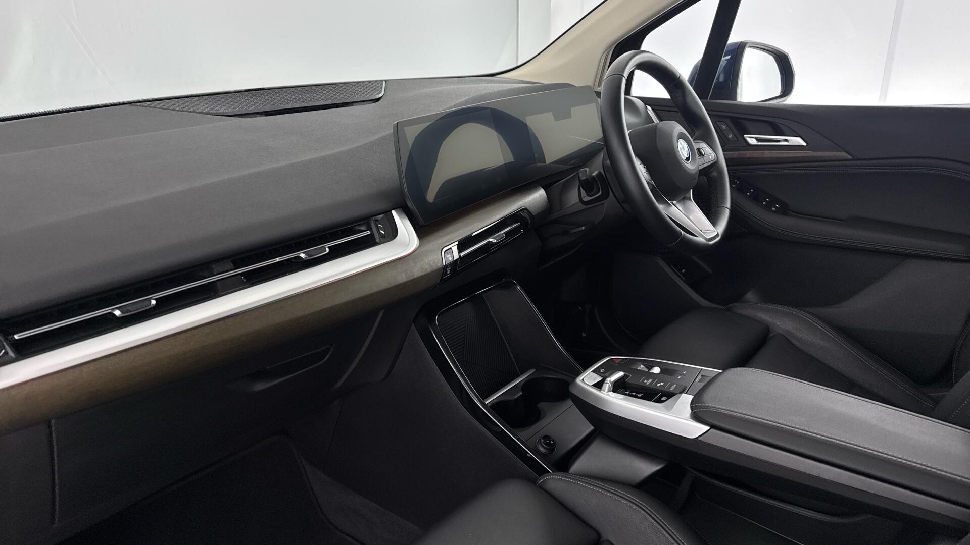 BMW 2 Series Active Tourer view 10