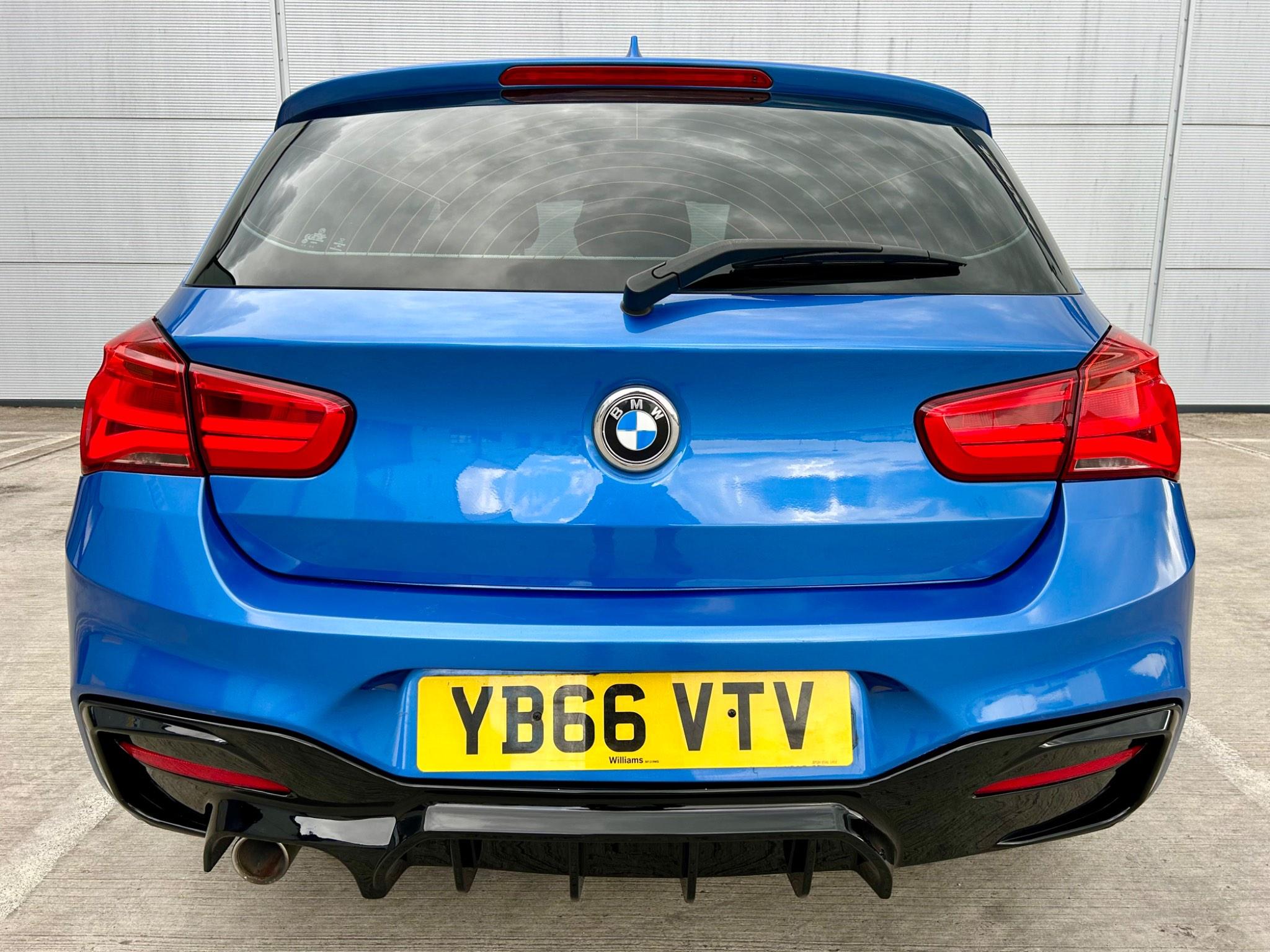 BMW 1 Series view 4