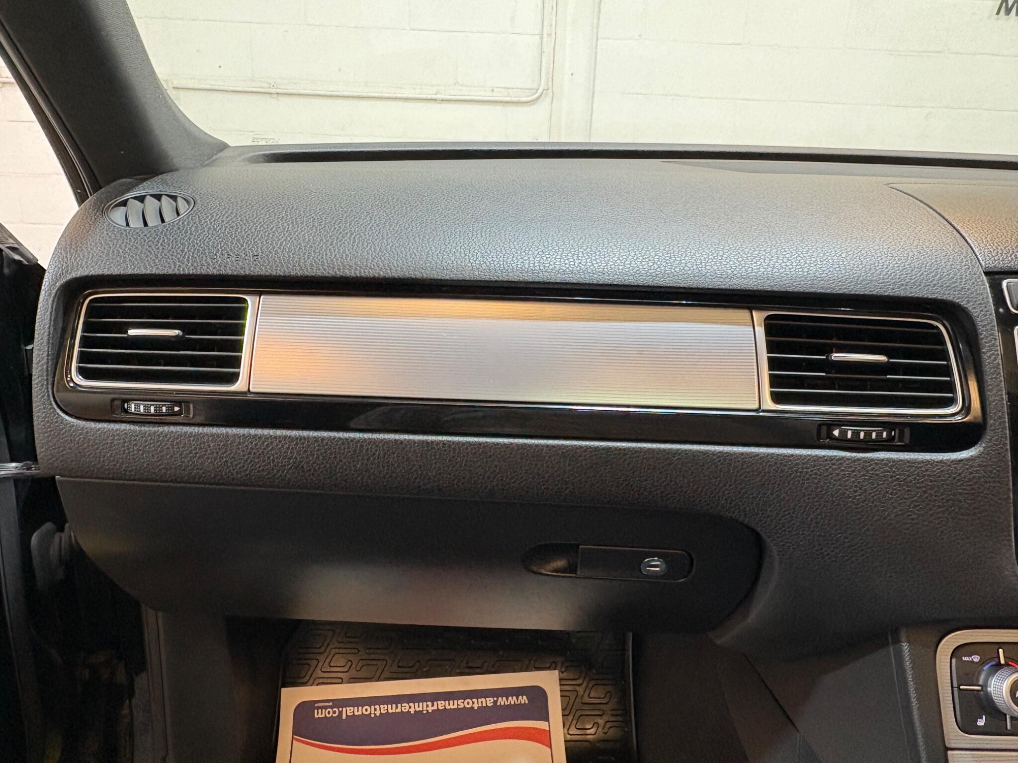 Volkswagen Touareg view 61