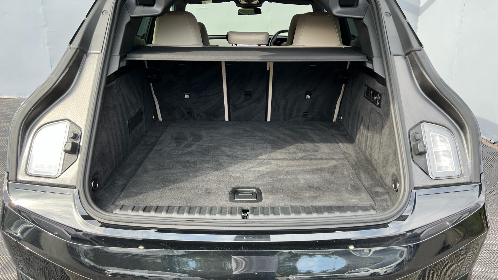 BMW Ix view 13