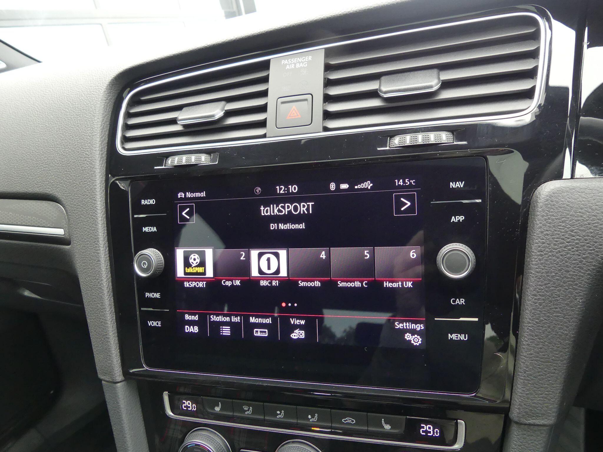 Volkswagen Golf view 20