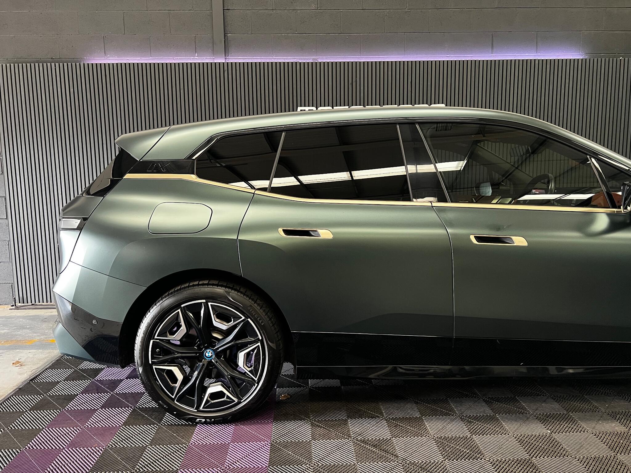 BMW iX view 7