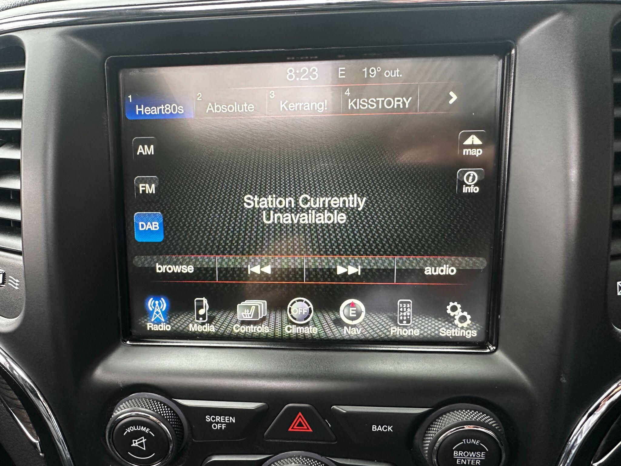 Jeep Grand Cherokee view 15