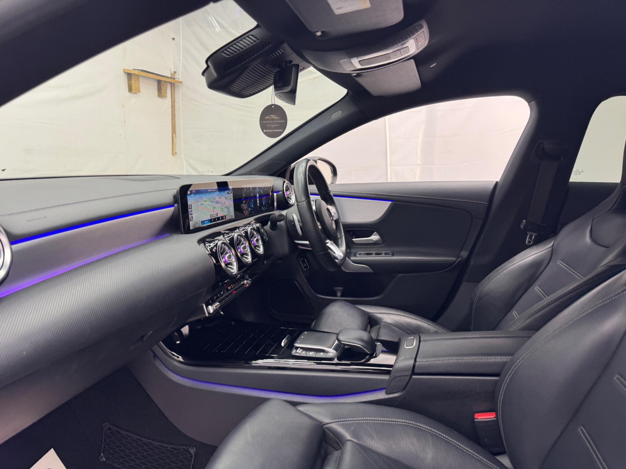 Mercedes-Benz Cla view 23