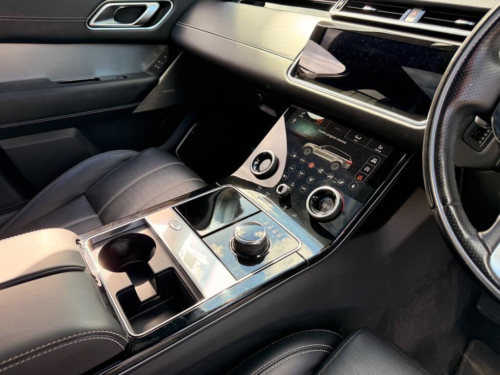 Land Rover Range Rover Velar view 39