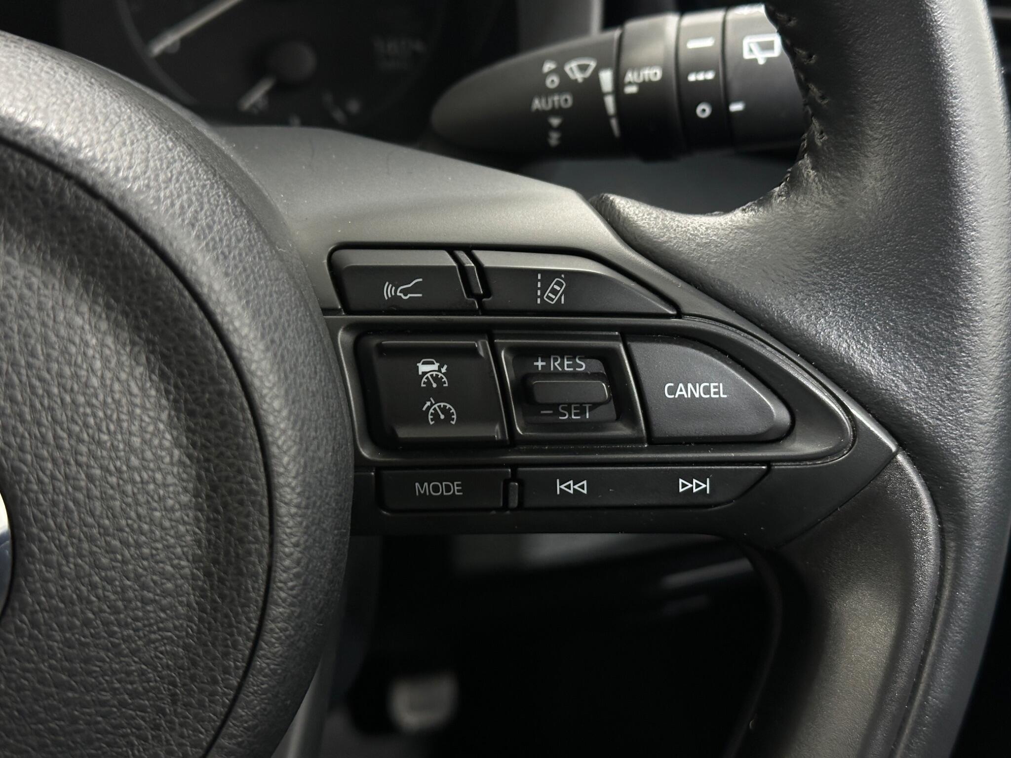 Mazda Mazda2 view 16