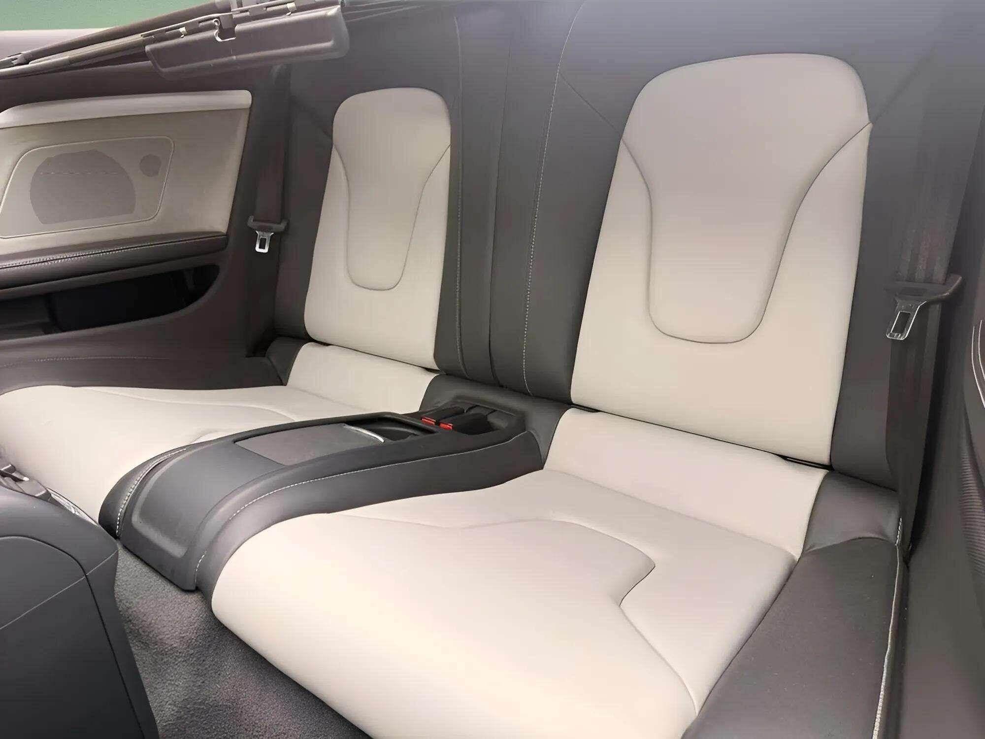 Audi S5 view 9