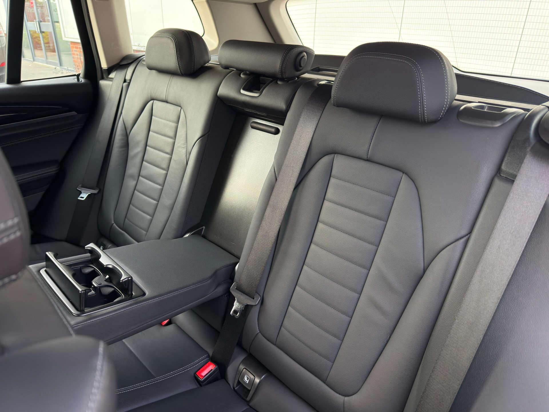 BMW X3 view 40