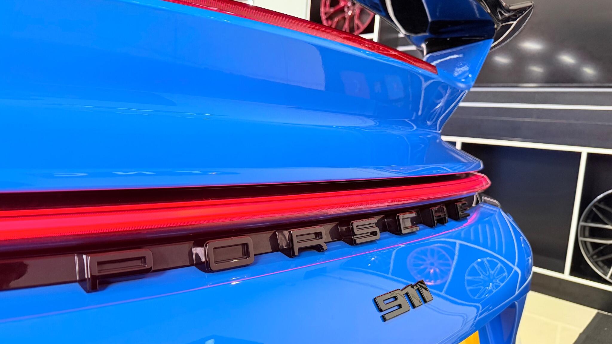 Porsche 911 view 76