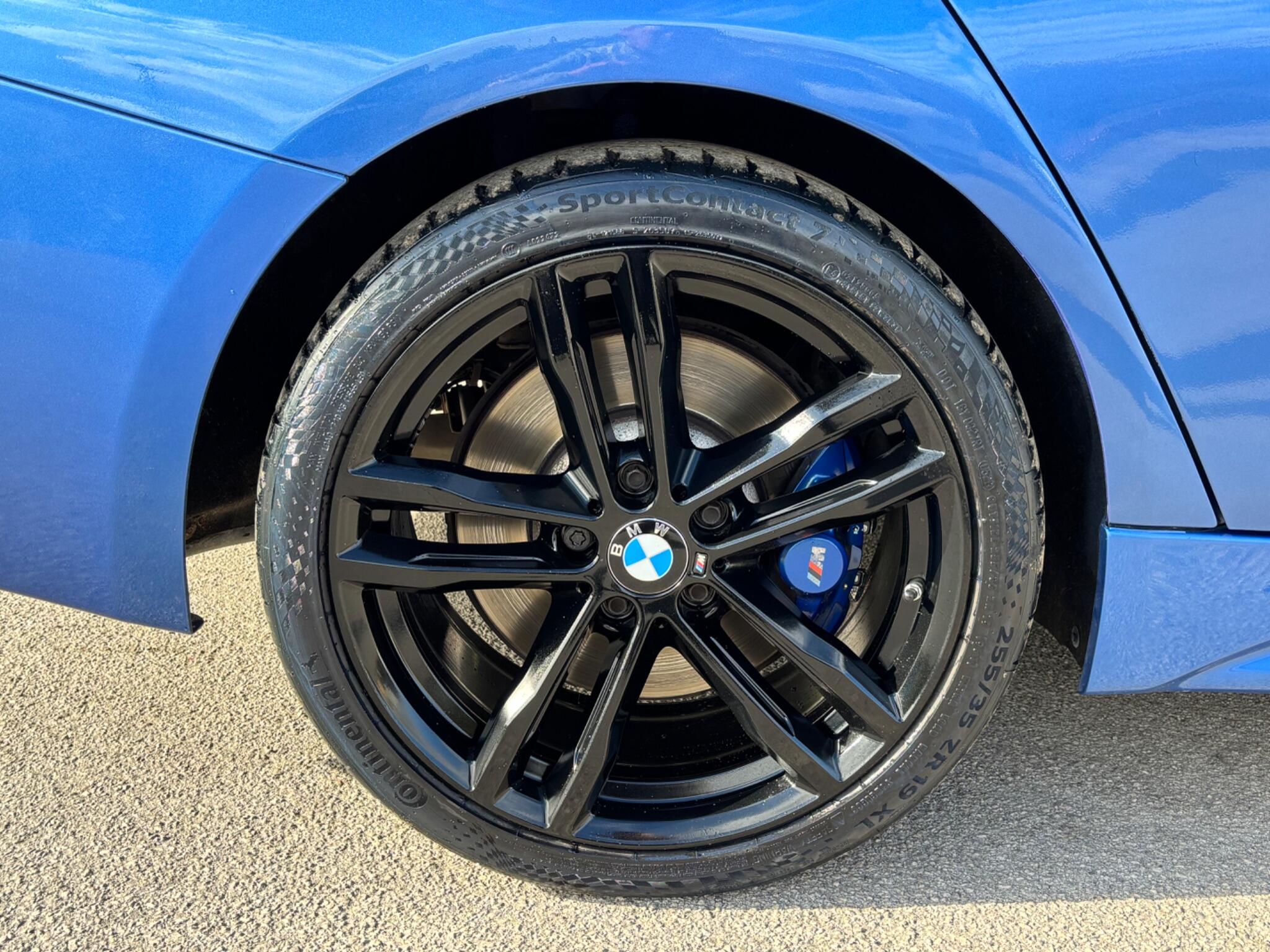BMW 3 Series view 22