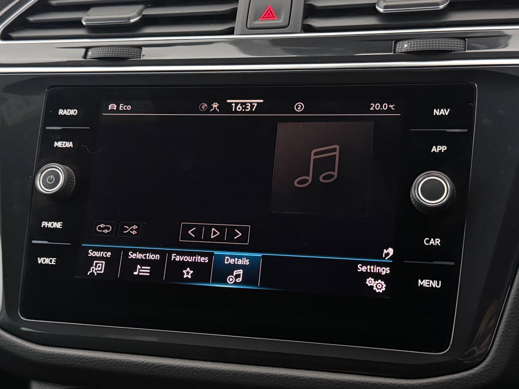 Volkswagen Tiguan view 24