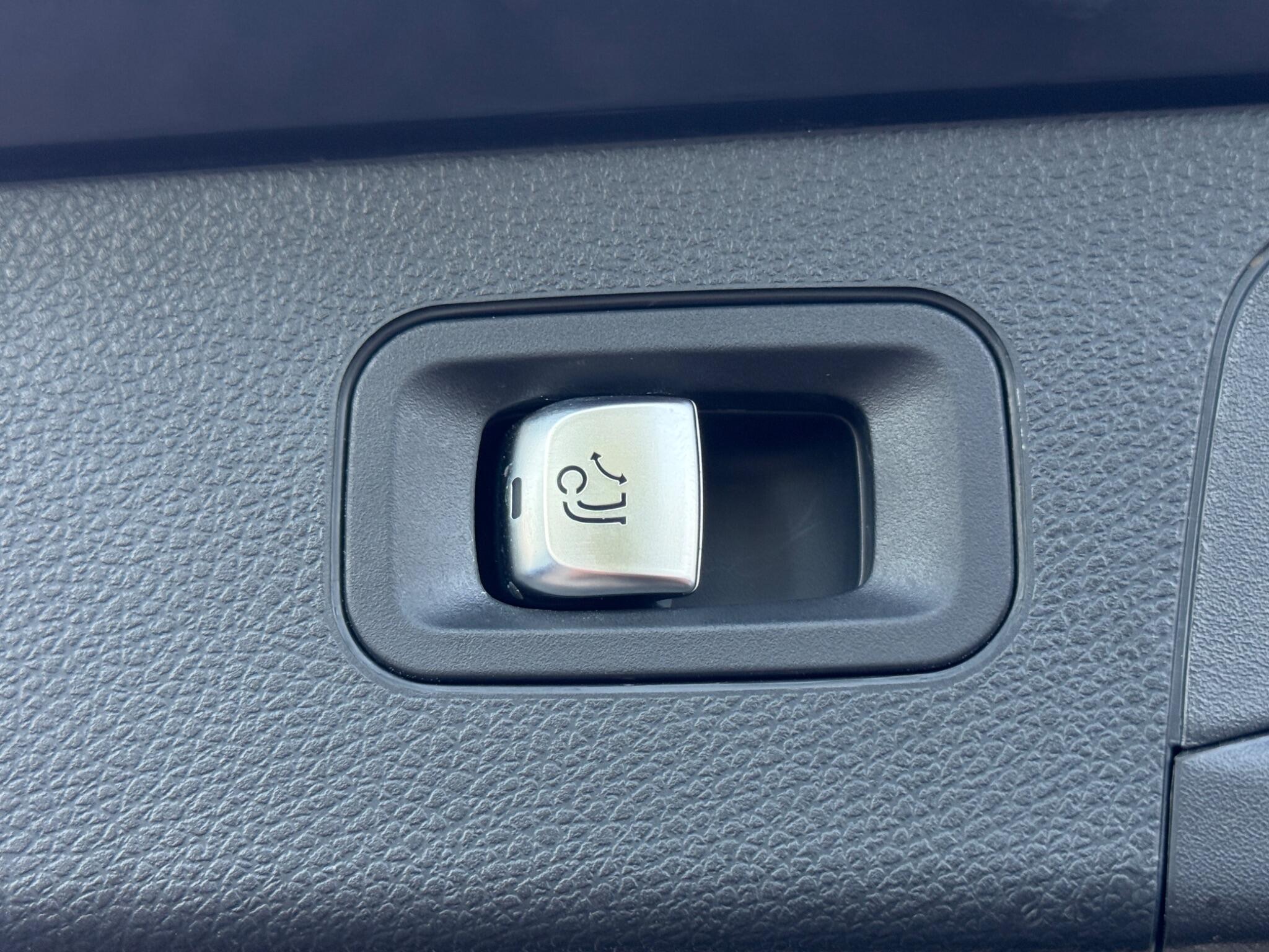 Mercedes-Benz GLC - Image 27