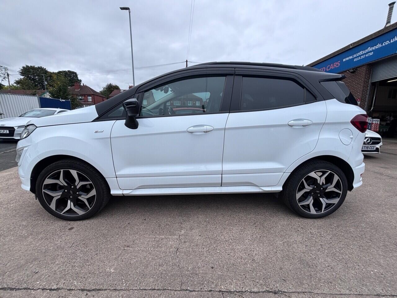 Ford EcoSport view 4