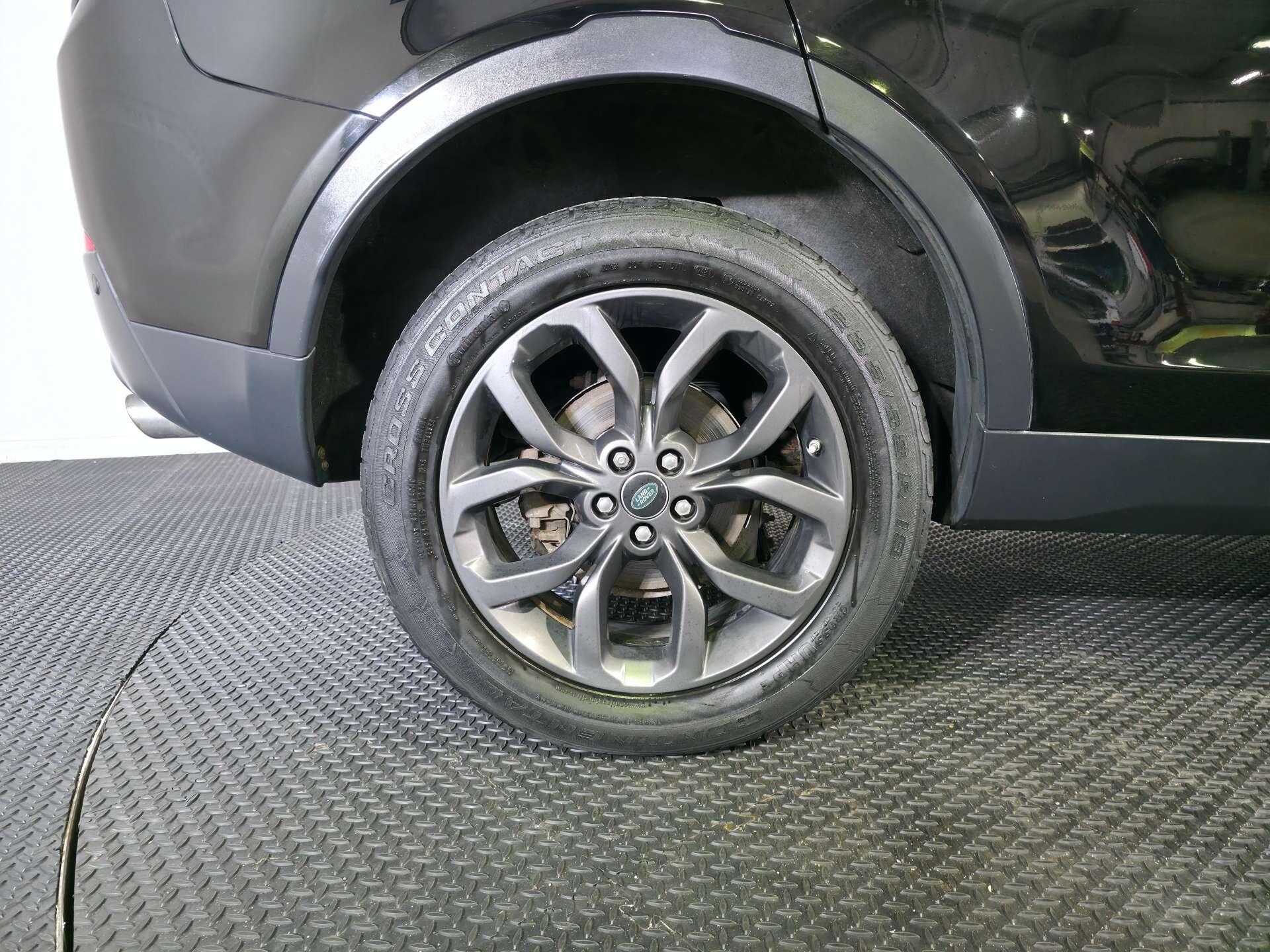 Land Rover Discovery Sport view 72