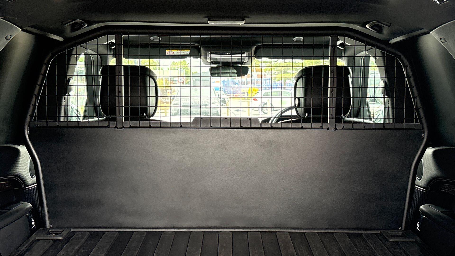 Land Rover Discovery view 18