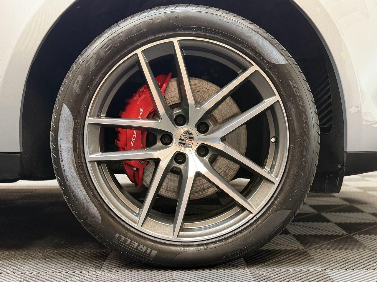 Porsche Macan view 10