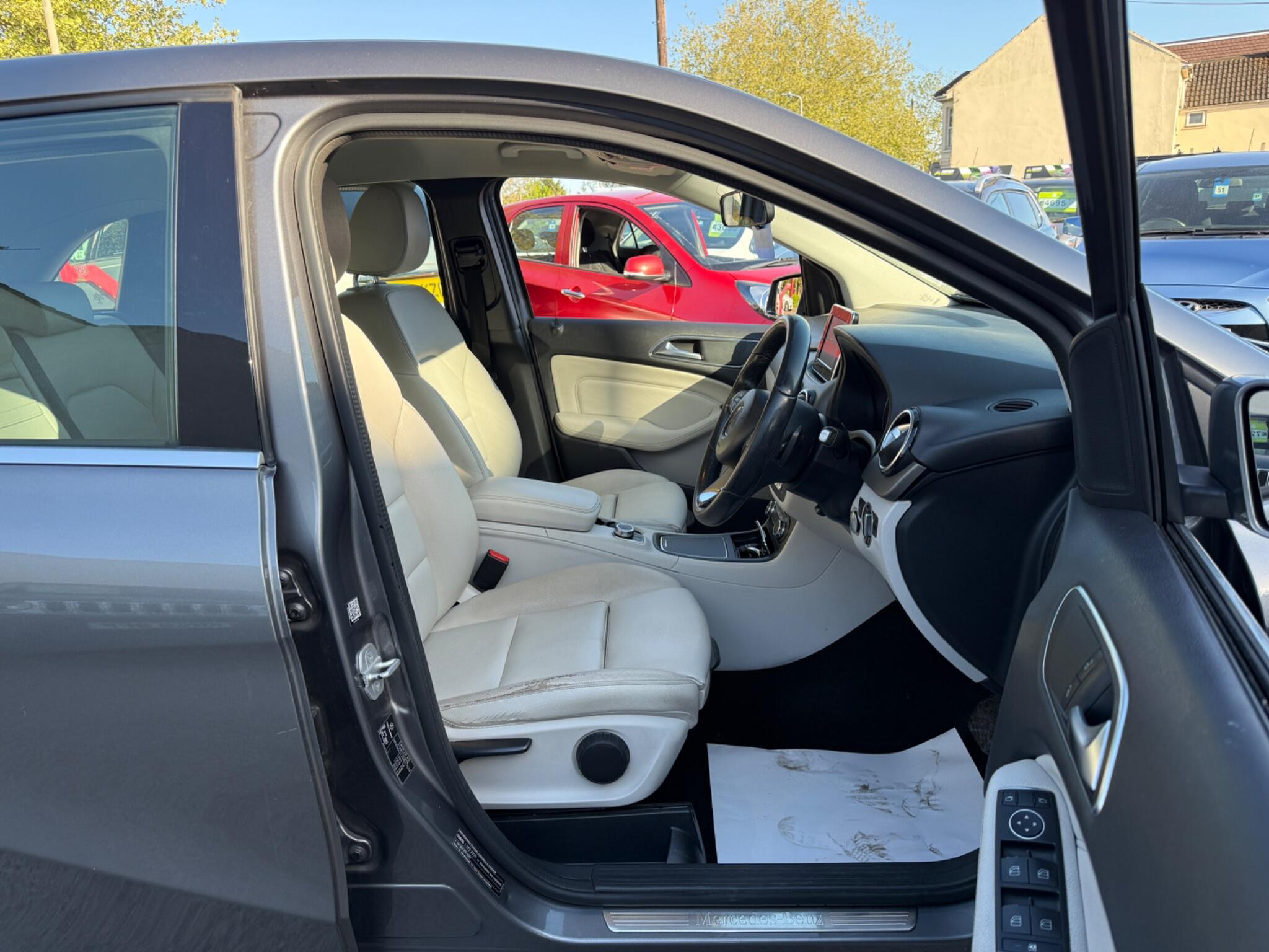Mercedes-Benz B Class - Image 33