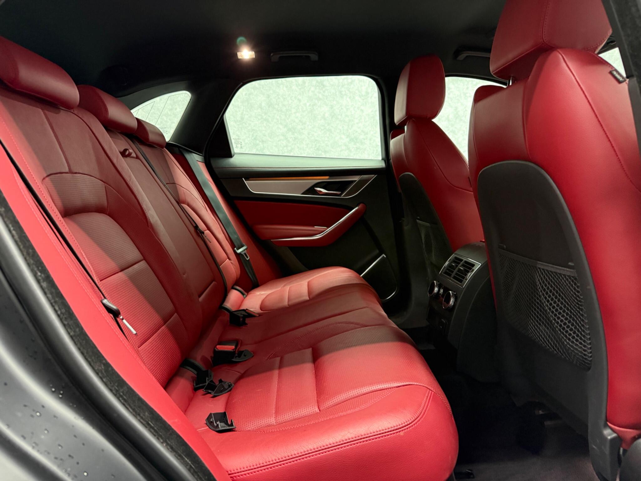 Jaguar F-Pace view 8