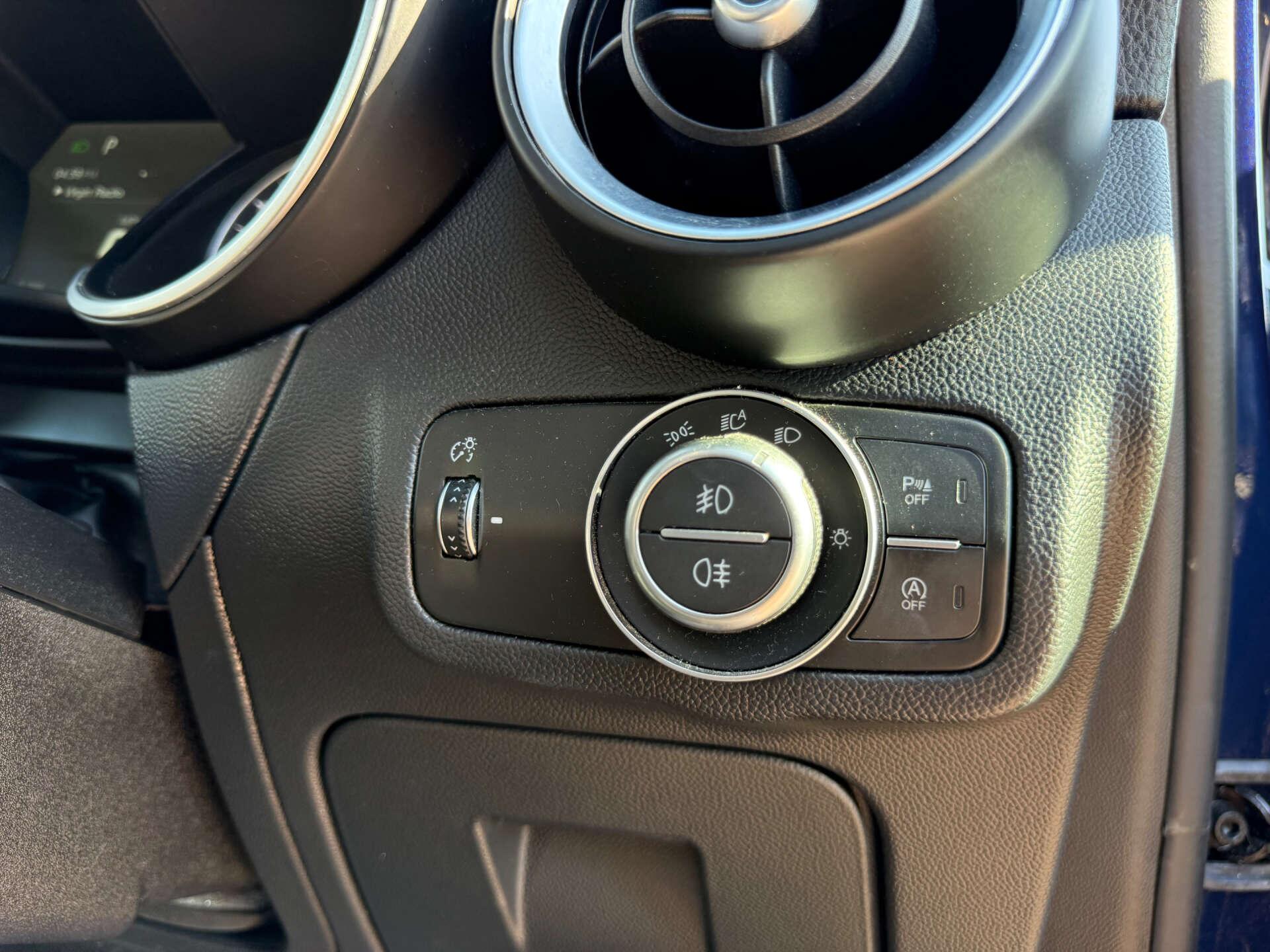 Alfa Romeo Stelvio view 32